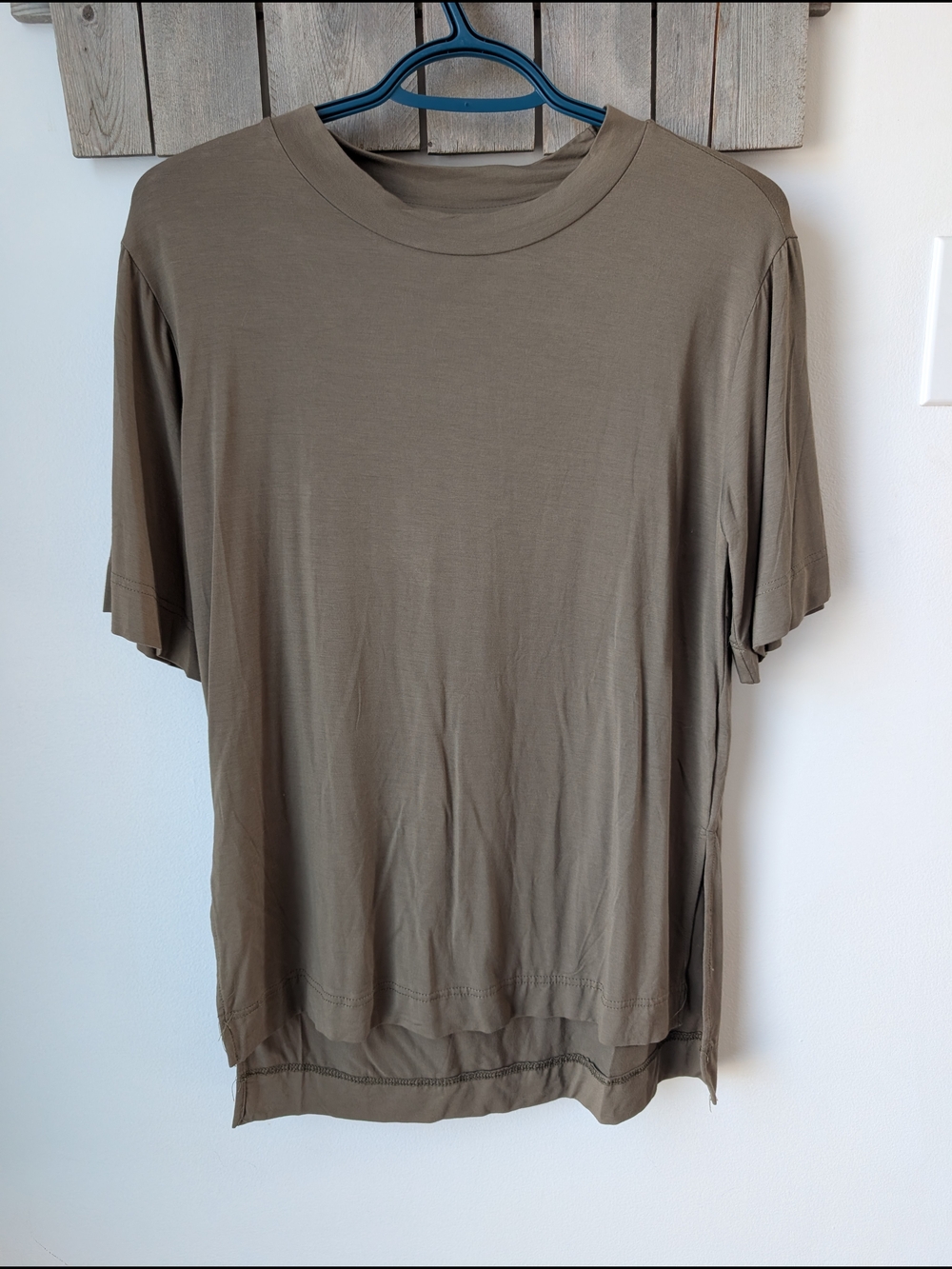 Classic Short Sleeve Tee in Olive Brown